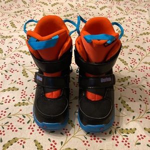 Kids Burton Mini-Grom snowboard boots size 13